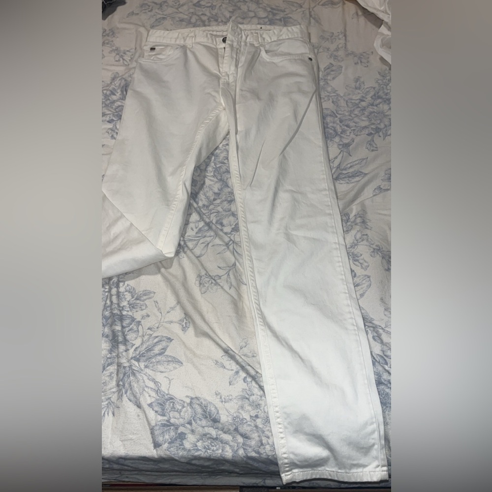 Zaram man white pants